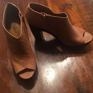 Chunky heeled summer booties😍